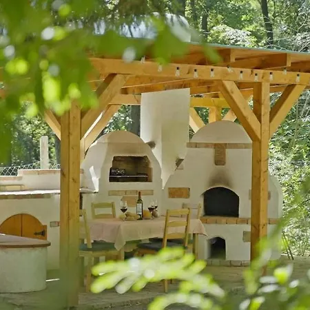 Bakancsos Kulcsosház Chalet *